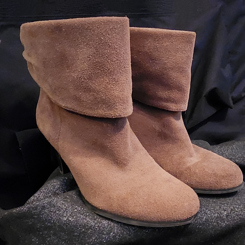BCBG Ankle boots, size 7 1/2, tan